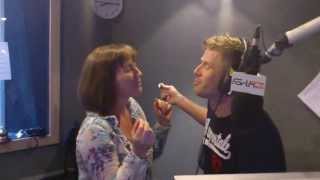 Boogie &amp; Arlene - Kiss Chicken