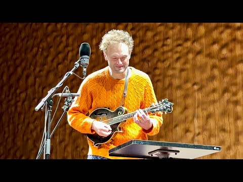 Chris Thile - Fake Plastic Trees (Hamburg 2026)