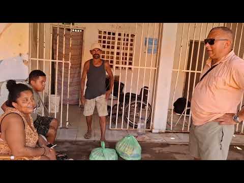 O empresário Francisco de São Paulo, doou uma cesta básica pra o casal de São Domingos do Azeitão-MA