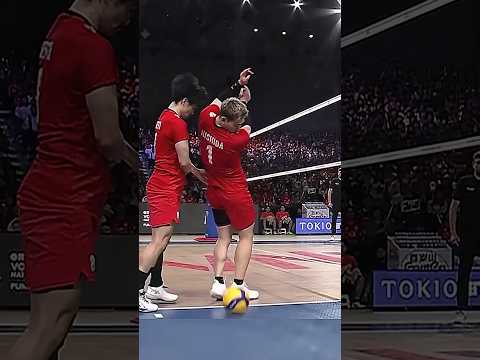 Oops! Nishida’s spidey senses say, ‘Let it go, let it go!’ 😁#epicvolleyball  #volleyball