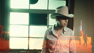 Que Me Extrañas Lyrics English Translation