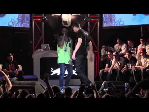 Mister vs Antrax - Semifinales Alicante - Red Bull Batalla de los Gallos 2013 (Oficial)