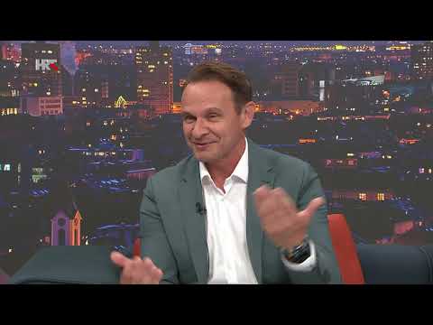 Zvjezdana prašina: Enis Bešlagić | HRT