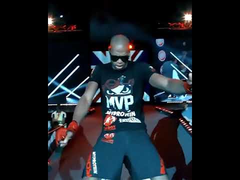 Luta entre Michael Page vs Cyborg Santos