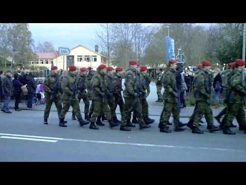 Heeresmusikkorp 2 aus Kassel zu Gast in Höxter - Der Ausmarsch