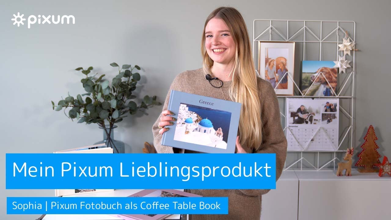 Pixum Mitarbeiterin Sophia präsentiert mit dem Coffee Table Book ihr absolutes Pixum Lieblingsprodukt