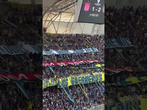 "40.000 de visitante": La bandera de Newell's que la hinchada de Central llevó a Santiago del Estero