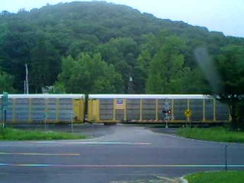 csx train q293 westbound at state line mass newyork state line