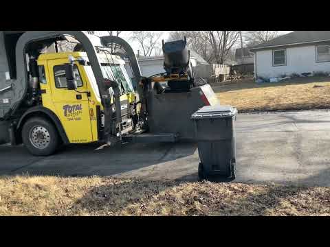 Total Disposal Mack LR HEIL curroto can front loader