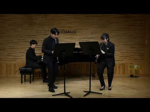 Michele Mangani - Concertpiece for two clarinets and piano