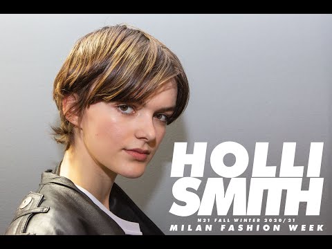 Holli Smith and the hair looks for N21 Fall Winter 2020 2021