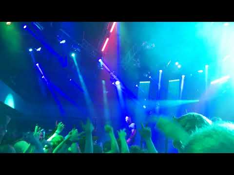 Renne Dang - smích a pláč ft Momo (křest alba THAI)