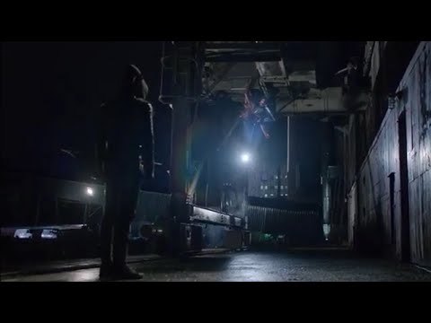 Arrow 1x12 Oliver Stops A Thug