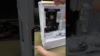 ALGUÉM JÁ VIU ESSE GABINETE LIANLI LANCOOL 217?