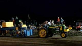 preview picture of video '520 john deer Tractor pull 2009'