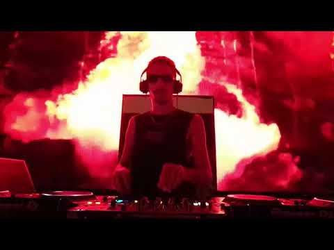 LUG | DJ SET | LA TECHNO AL NUMA | Special Guest PAWLOWSKI