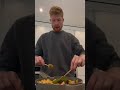 Cooking with Kevin De Bruyne 👏 👨‍🍳