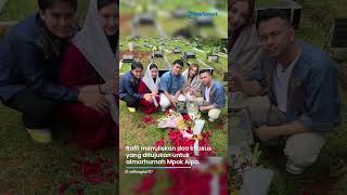 Jelang Ramadan, Raffi Ahmad Ziarah ke Makam Mpok Alpa Bersama Sahabat