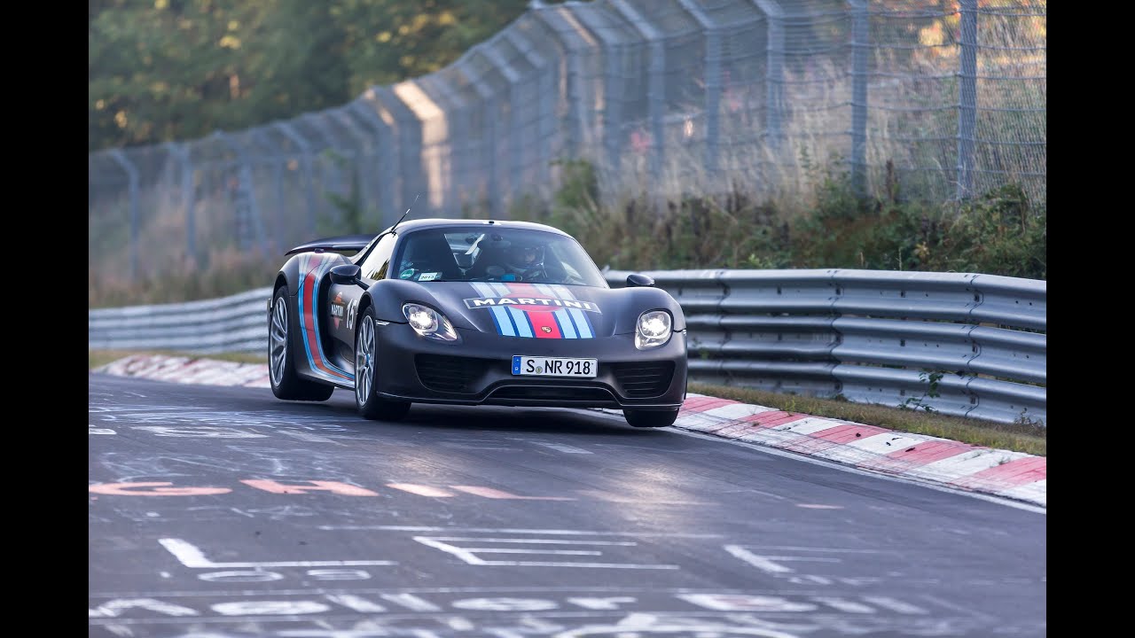 Nordschleife vs. Porsche 918 Spyder - 6:57