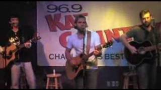 Billy Currington- Must Be Doin&#39; Something Right