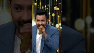 Download lagu Aditya Ne Kumar Sanu Ke Saath Gaya 'Kaali Kaali Aakhein'😍❤️ |Indian Idol S13| #IndianIdolS13 #Shorts mp3