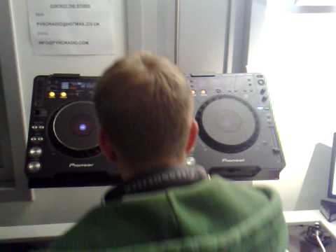 DJ KLIP & MC BENSTA ON WWW.PYRORADIO.COM - HARRY SHOTTA'S SHOW - PART 1 0F 2