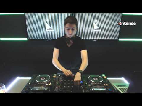 Live @ Radio Intense 18.12.2013 - Yura Moonlight (Peak Time 012)