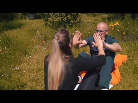 Live ab 6 /// Was bewegt Dich? - Das Äffchen