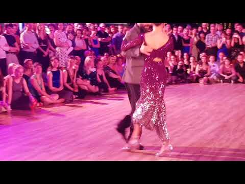 Sercan Yigit e Zeynep Aktar  - 2/5