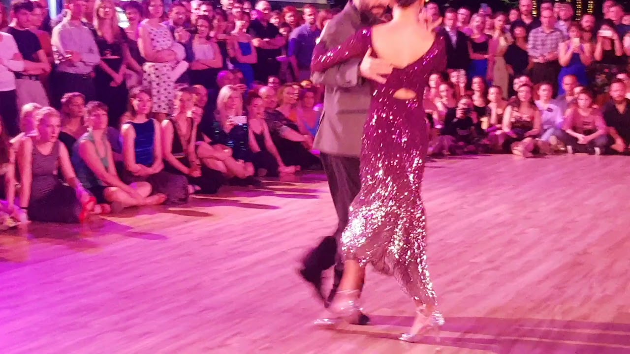 Sercan Yigit e Zeynep Aktar - 2/5