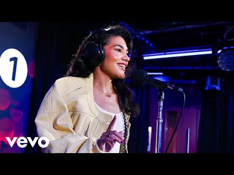 Olivia Dean - Love Me Not in the Live Lounge