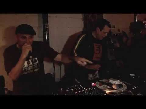 King General pon de mic alongside Conscious Sound on the Organic Roots System in Madrid