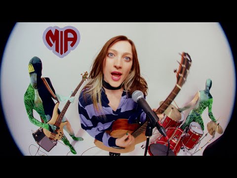 Mia Morris – Better Call Me Butter (Official Music Video)