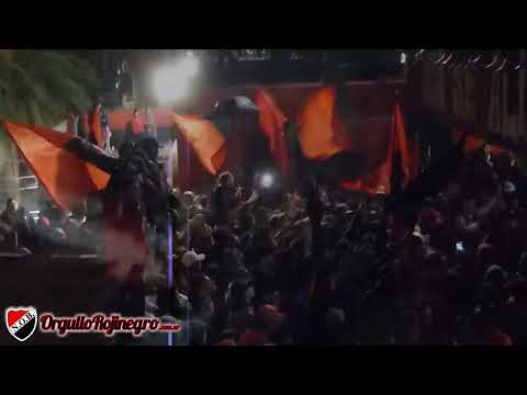 "Previa de la hinchada. Newell's 1 - 0 Argentinos Juniors. OrgulloRojinegro.com.ar" Barra: La Hinchada Más Popular &bull; Club: Newell's Old Boys &bull; País: Argentina