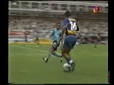 Omar Perez's goal against Belgrano (Boca 1-Belgrano 1 03-11-2001)