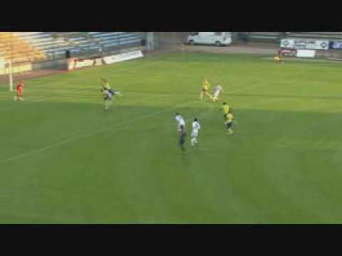 Vincelot.R Gueugnon-croix de savoie 3. right back yellow team