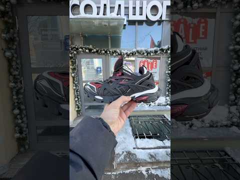 фото balenciaga track 2.0 sneakers  black/red 0