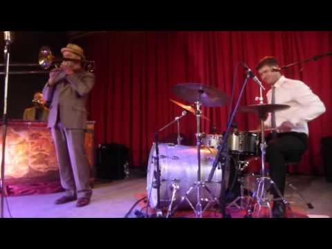 Uppertones ft Mr T Bone @ Festival Mundial