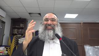 סערה בבקבוק מיץ ▪️ הרב נחמנסון ▪️ (שטיינבאך שול כפר חב"ד) (הרב יהודה לייב נחמנסון) - התמונה מוצגת ישירות מתוך אתר האינטרנט יוטיוב. זכויות היוצרים בתמונה שייכות ליוצרה. קישור קרדיט למקור התוכן נמצא בתוך דף הסרטון