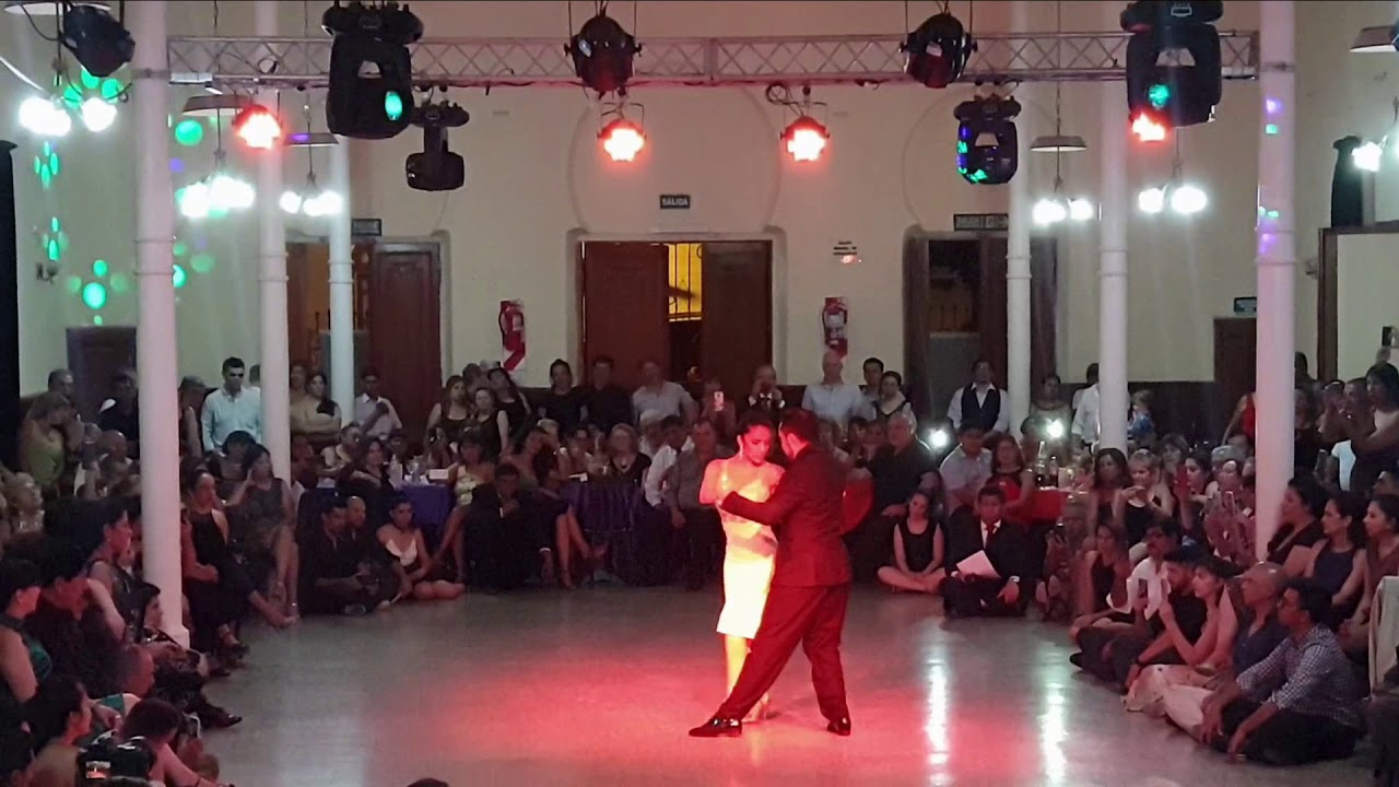 Clarisa Aragón & Jonathan Saavedra - De Floreo - Discover www.chiquedancewear.com