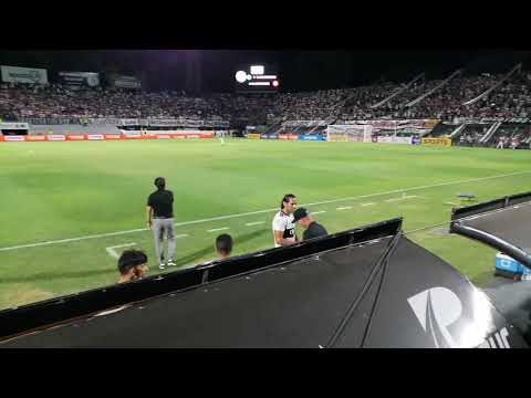 Sale Roque y el hincha de #Olimpia lo saluda