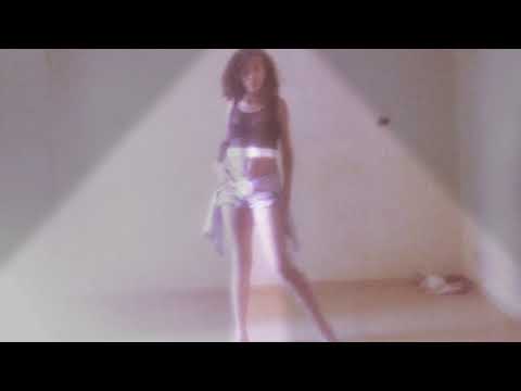 A Romana do Passinho dançando o sucesso do Boy do Charmes