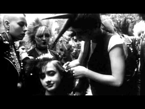 Videoclip de Stella was a diver and she was always down (2012 Remaster) — Interpol