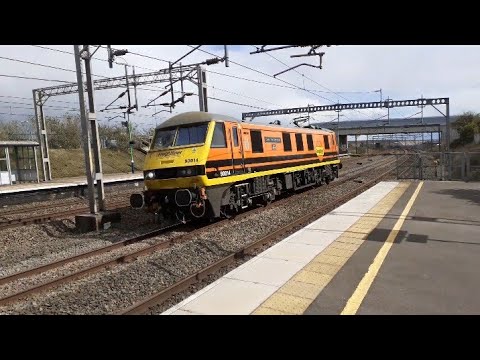 043Y 90014 'Over the Rainbow' Freightliner. Wembley Receptions 1-7-Crewe Bas Hall S.S.N.
