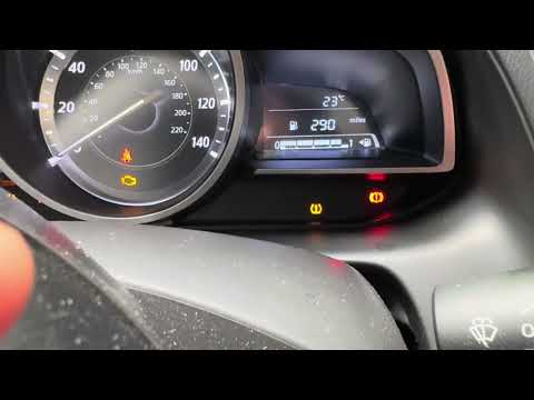 Mazda 2 Reifendruckleuchte zurücksetzen. Position der TPMS-Taste. So setzen Sie die TPMS-Warnleuc...