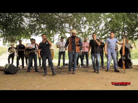 Carin Leon Ft. Banda Corona Del Rey - Me Llamen Como Me Llamen