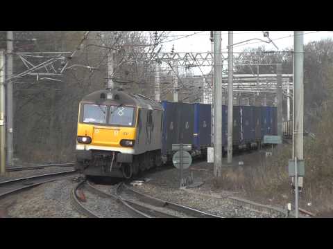 92037 with 92003 DIT 4m63 Mossend - Hams Hall 15th Feb. 2013