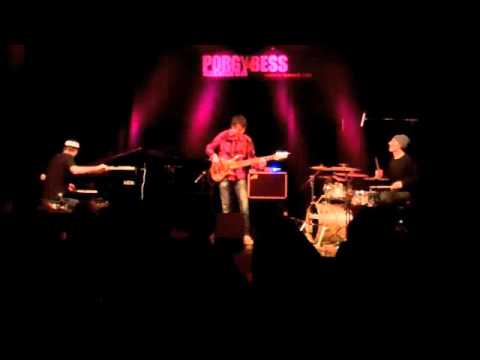 Bernhard Lackner Trio feat. Ralf Gustke & David Helbock