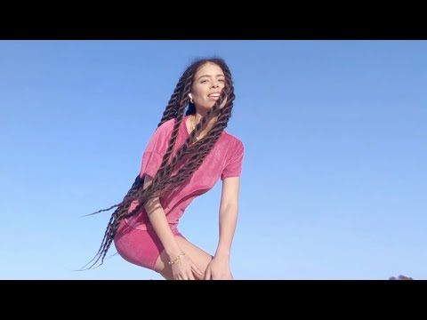 Esty - Por Ahi (Official Lyric Video)