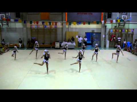 2012-06-21-Rhythmic gymnastics year end show-Dogs